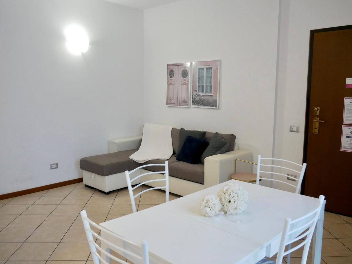 Diadema Pink - Immobili E Soluzioni Rent Apartment Bergamo Bagian luar foto